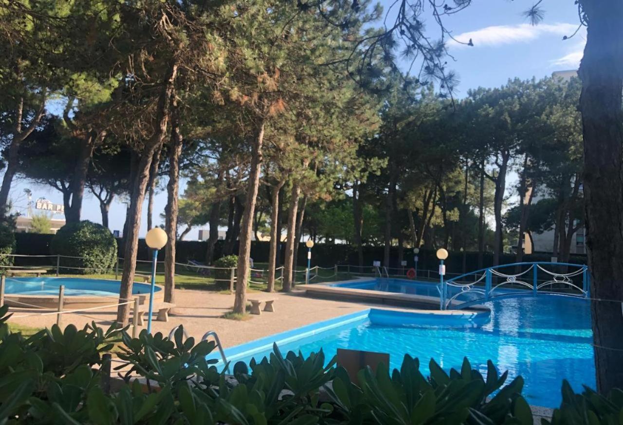 Апартаменты Splendido Attico, Piscina E Vista Mare Линьяно-Саббьядоро Экстерьер фото